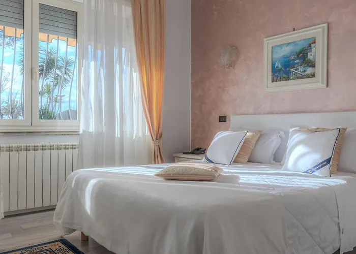 ゲストハウス Acquasanta 4*